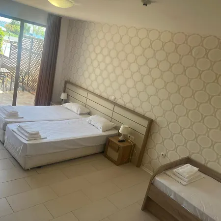 Paradise Garden Hotel Tchernomorets