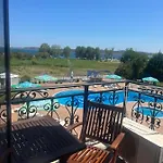 Paradise Garden Хотел *