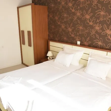 Paradise Garden チェルノモレツ