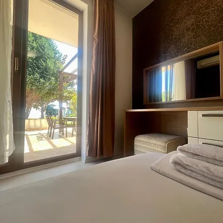 Paradise Garden チェルノモレツ