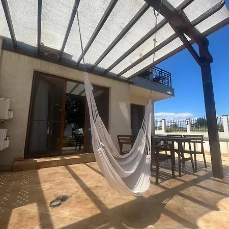 Otel Paradise Garden Chernomorets