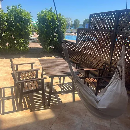 Otel Paradise Garden Chernomorets