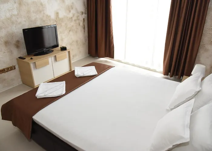 Otel Paradise Garden Chernomorets