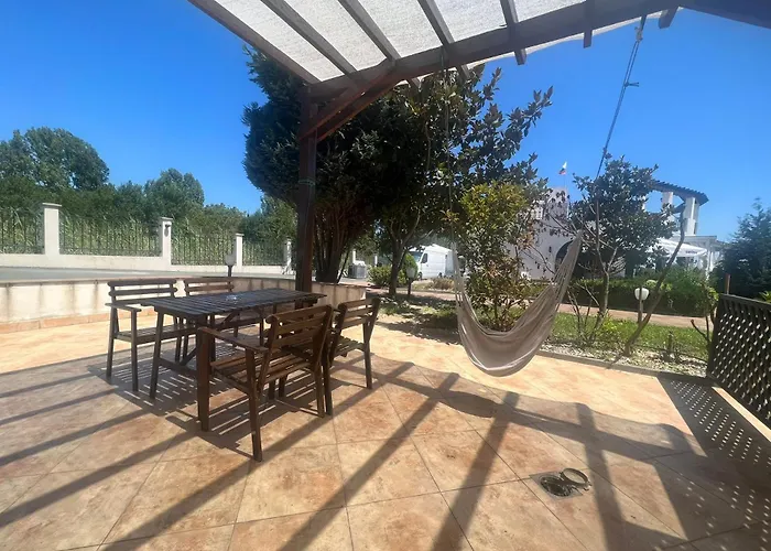 Otel Paradise Garden Chernomorets